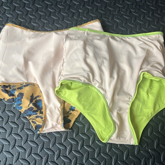 Bundle of kortni jeane swim bottoms - Picture 11 of 11